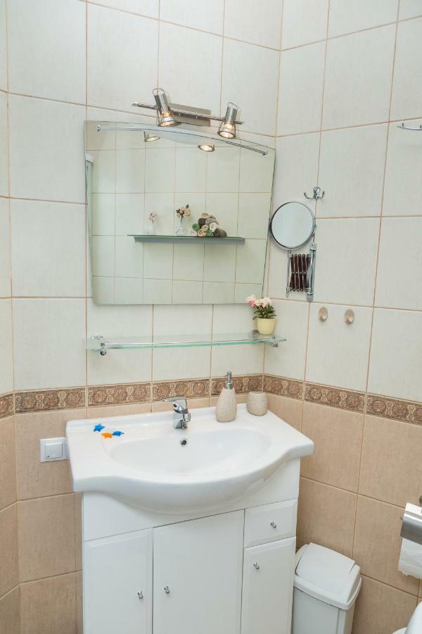 Appartement Baltic Amber In Diplomatic District & Free Parking à Riga Extérieur photo